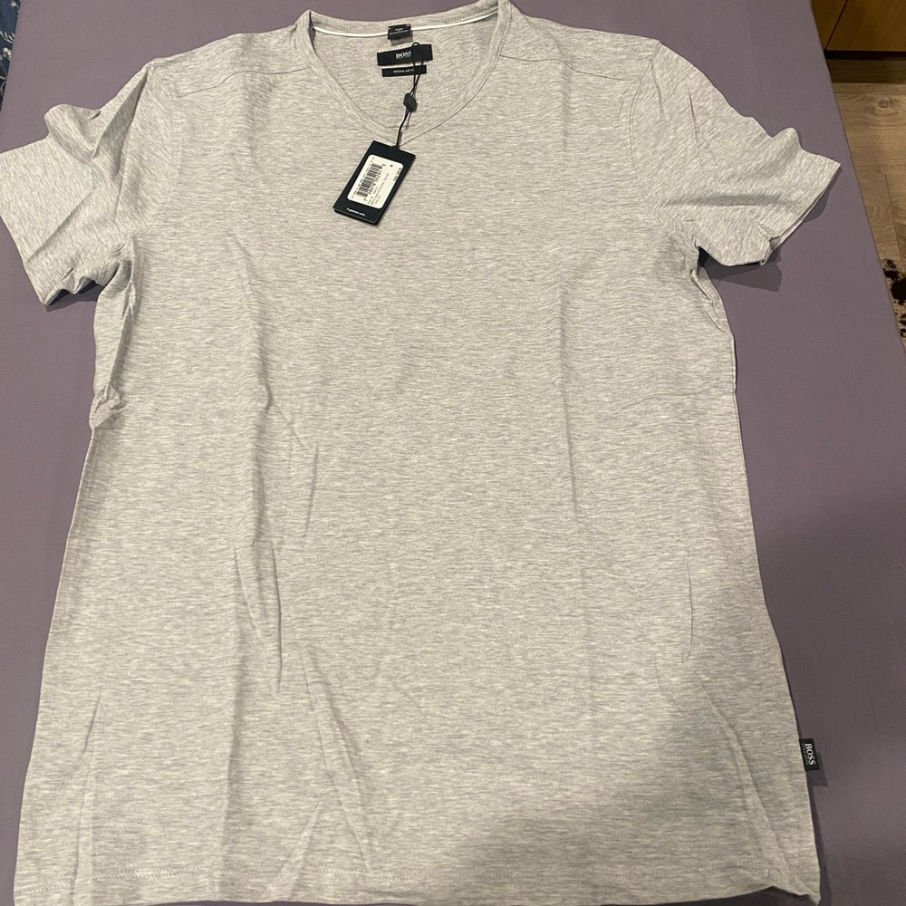 BOSS Men's V-neck Gray T-shirt - Picture 5 of 6